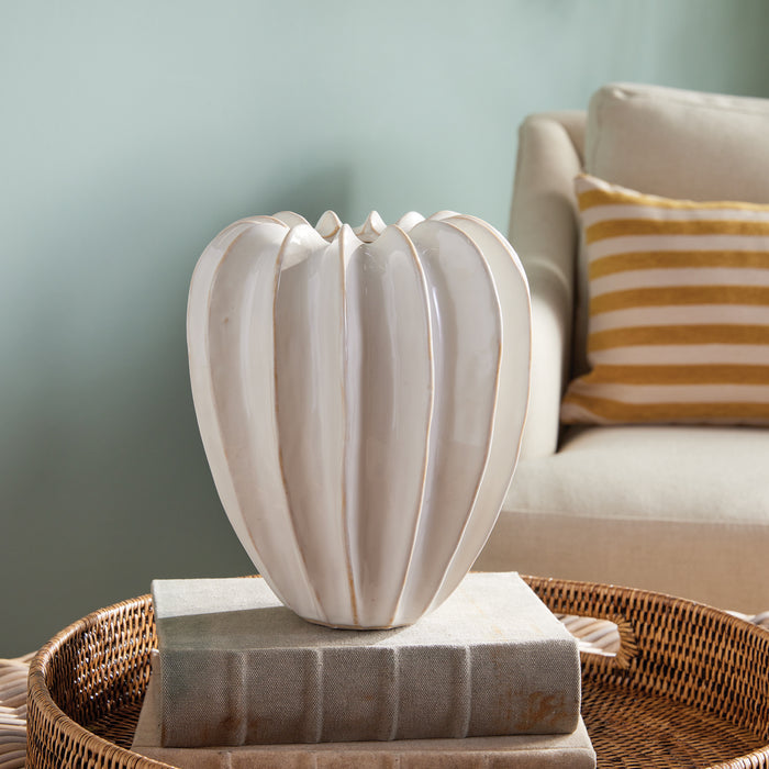 Blecklyn Vase - View 5